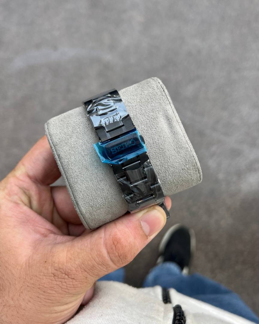 Seiko Chronograph 10 Bar SSB377P1 Full Black